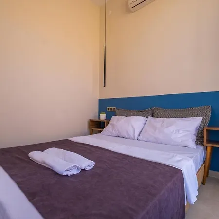 Villa Fethiyede Deniz Manzarali Havuzlu 3+1 *