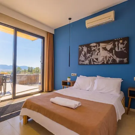 Fethiyede Deniz Manzarali Havuzlu 3+1 Villa *