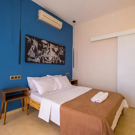 Fethiyede Deniz Manzarali Havuzlu 3+1 Villa
