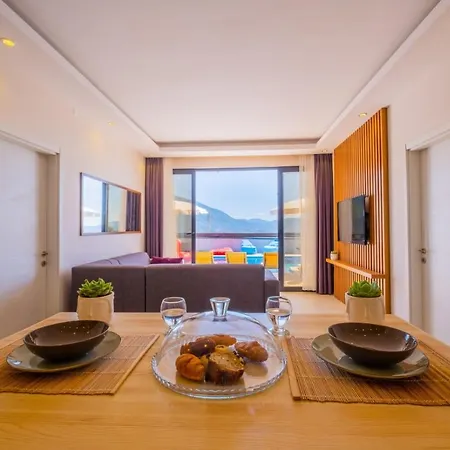 Villa Fethiyede Deniz Manzarali Havuzlu 3+1 Fethiye
